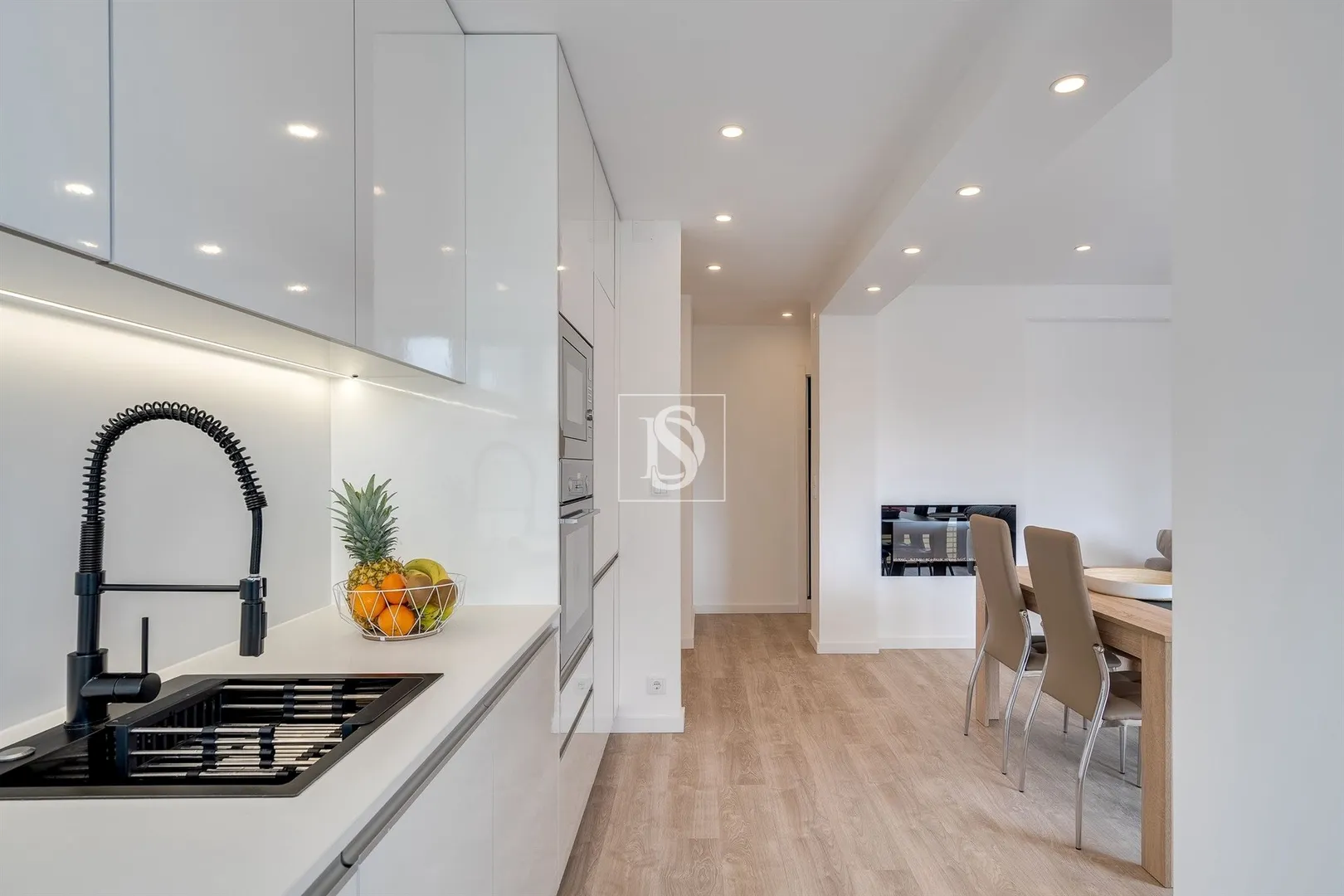 Apartamento T1 renovado e mobilado em Aver-o-Mar | Arrendamento